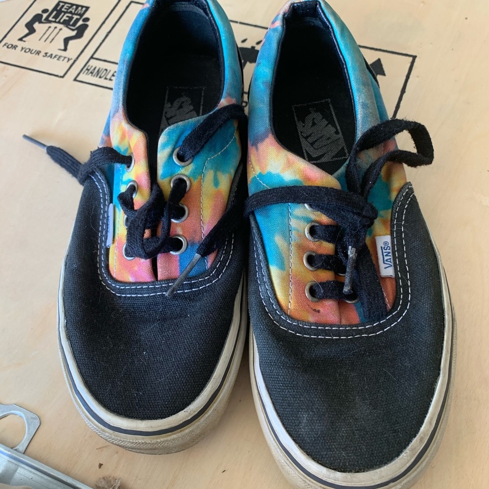 Vans unisex off the wall shoes women’s 7.5